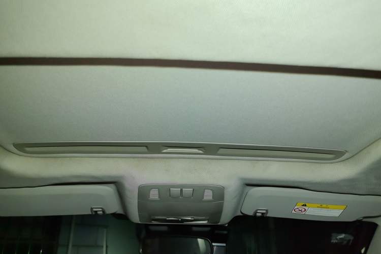 Used Buick Regal 2015 1.6T Elite Tech Model Headliner