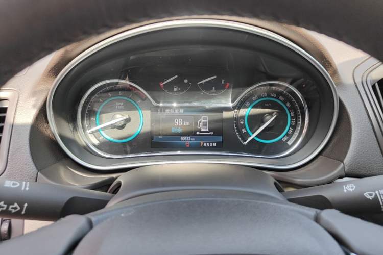 Used Buick Regal 2015 2.0L Elite Fashion Edition Instrument Cluster
