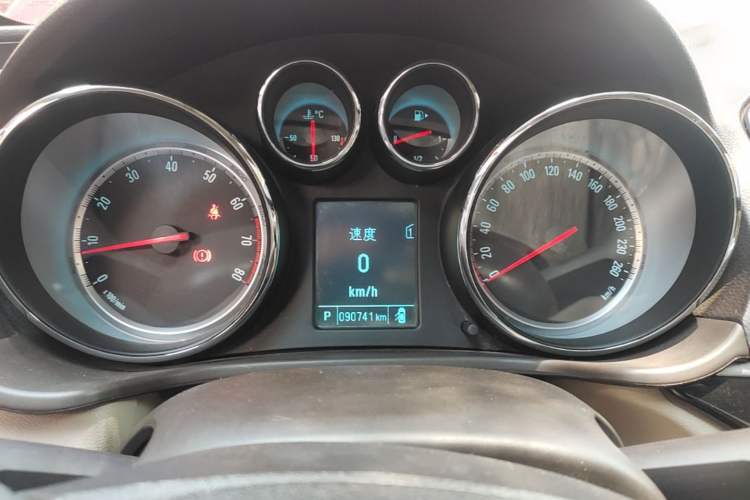 Used Buick Regal 2015 2.0L Leading Fashion Edition Instrument Cluster