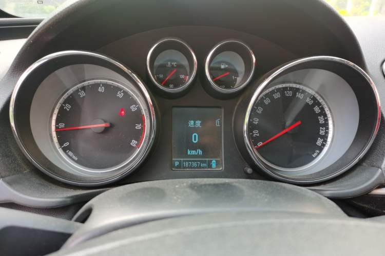 Used Buick Regal 2015 1.6T Fashion Tech Model Instrument Cluster