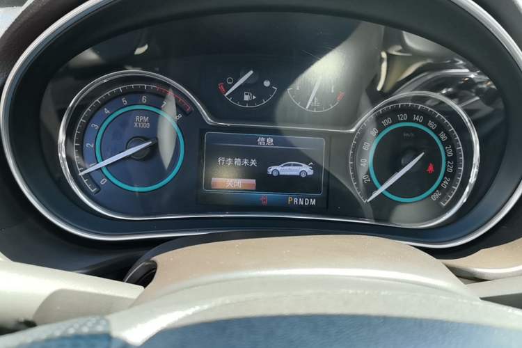 Used Buick Regal 2015 2.0L Elite Fashion Edition Instrument Cluster