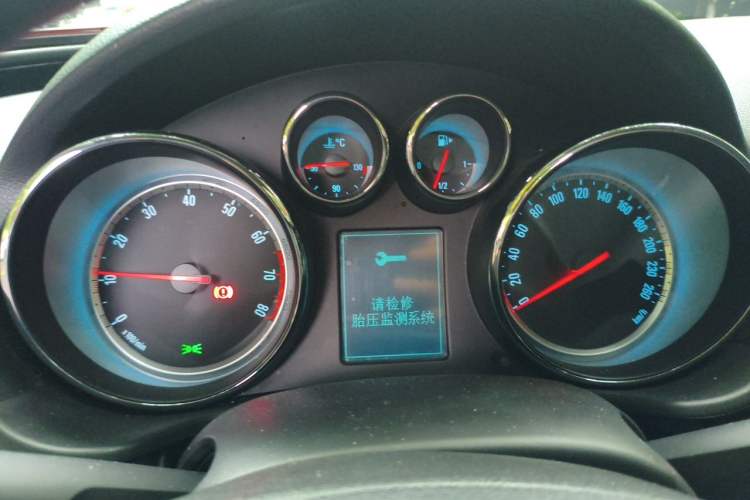 Used Buick Regal 2015 1.6T Leading Technology Model Instrument Cluster