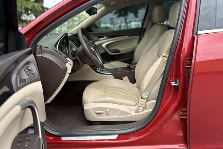 Used Buick Regal 2015 2.0L Elite Fashion Edition Interior 3