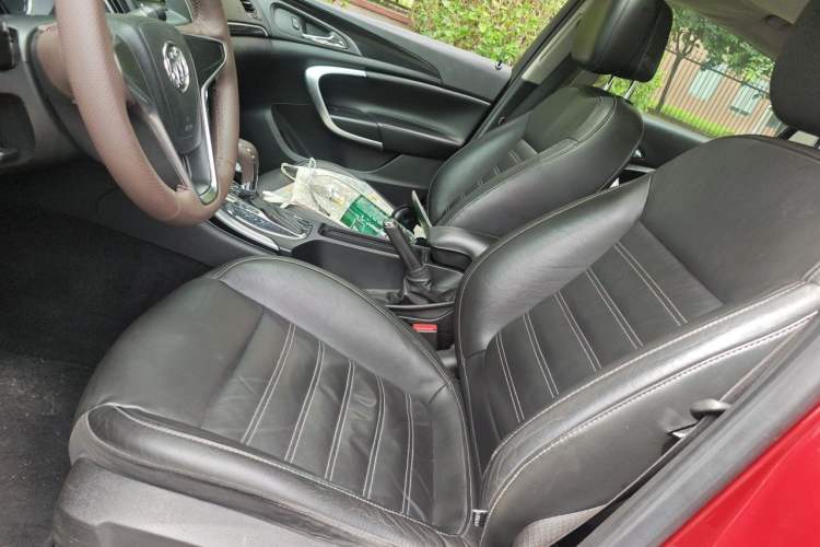 Used Buick Regal 2015 1.6T Fashion Tech Model Left Front Seat