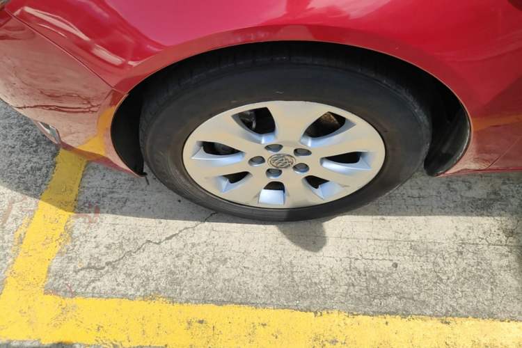 Used Buick Regal 2015 2.0L Elite Fashion Edition Left Front Wheel Hub