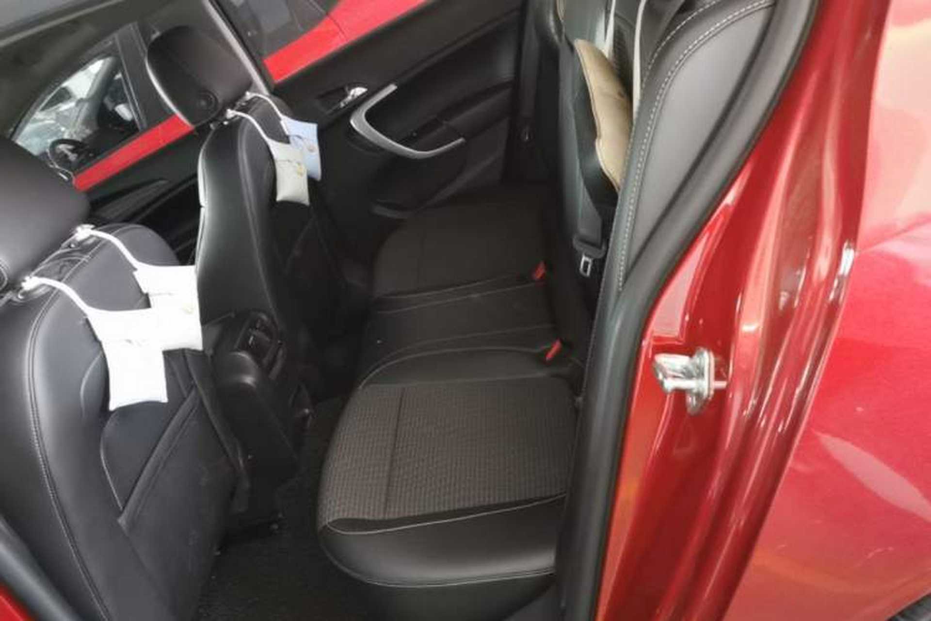 Used Buick Regal 2015 1.6T Leading Technology Model Left Rear Seat