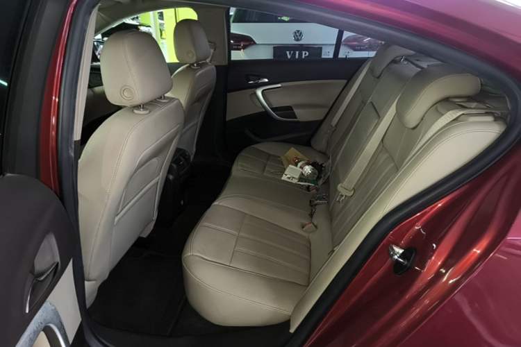 Used Buick Regal 2015 2.0L Elite Fashion Edition Left Rear Seat