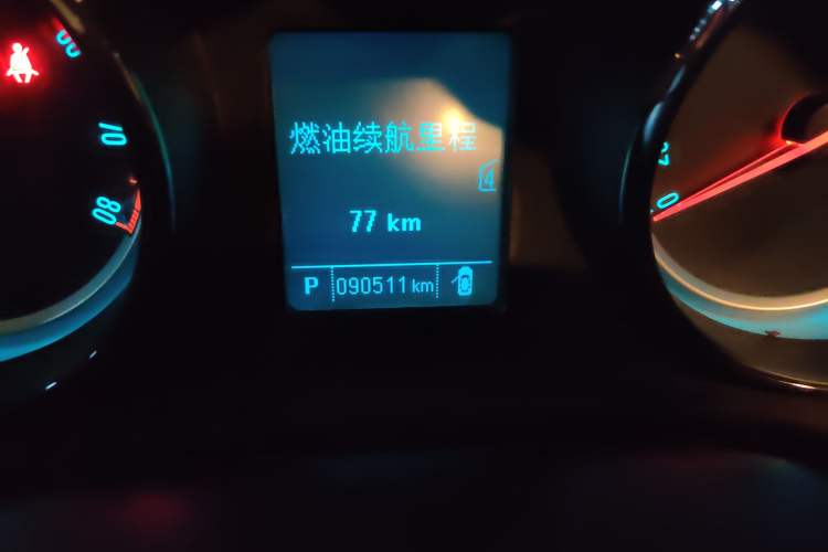 Used Buick Regal 2015 2.0L Leading Fashion Edition Odometer Close Up