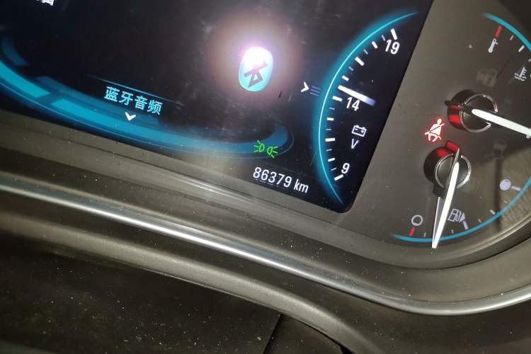 Used Buick Regal 2015 1.6T Elite Tech Model Odometer Close Up