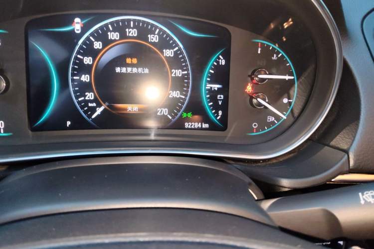 Used Buick Regal 2015 1.6T Elite Tech Model Odometer Close Up