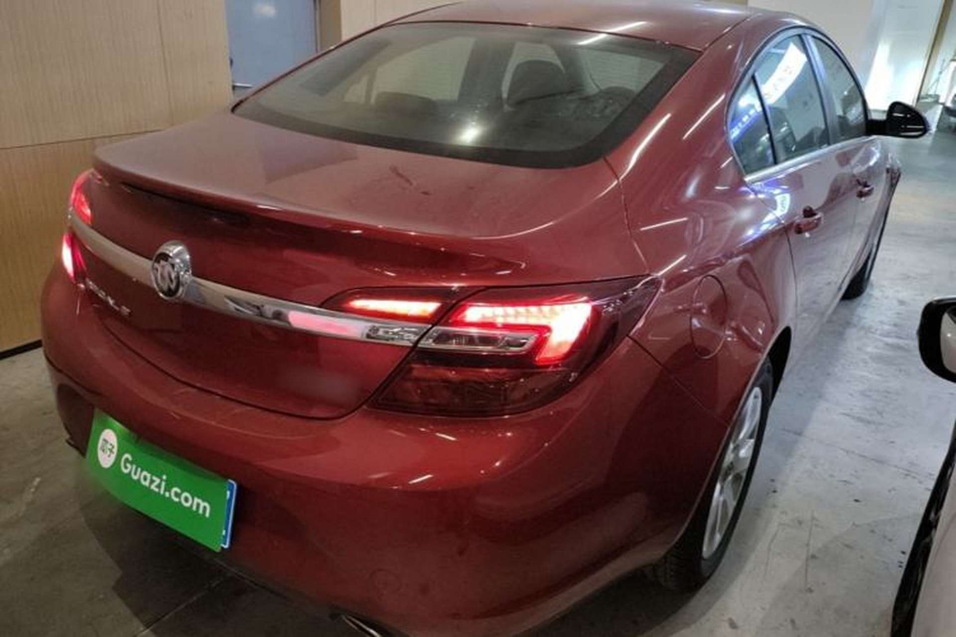 Used Buick Regal 2015 1.6T Leading Technology Model Rear Right 45 Deg