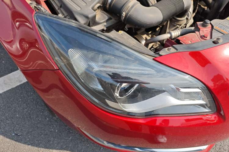 Used Buick Regal 2015 1.6T Leading Technology Model Right Front Headlight