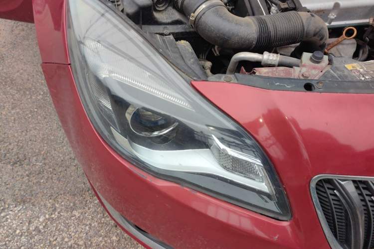 Used Buick Regal 2015 1.6T Elite Tech Model Right Front Headlight