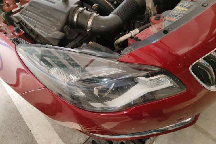 Used Buick Regal 2015 1.6T Leading Technology Model Right Front Headlight