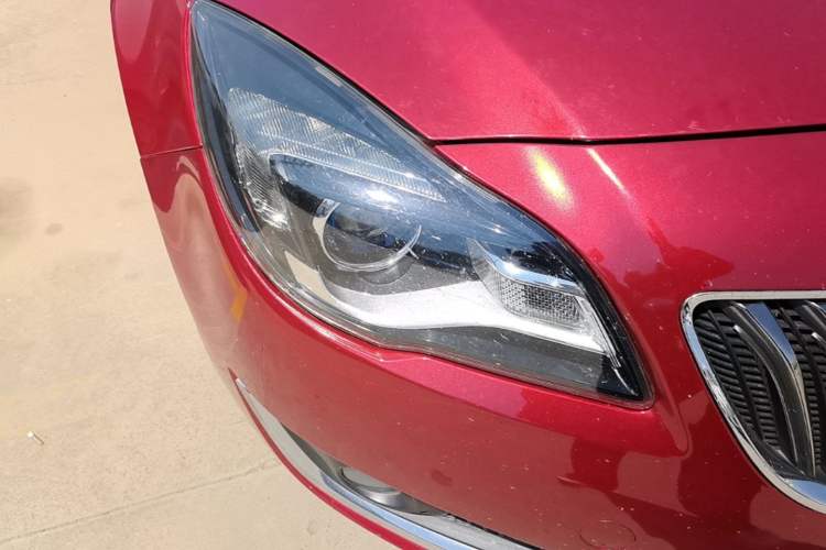 Used Buick Regal 2015 2.0L Elite Fashion Edition Right Front Headlight