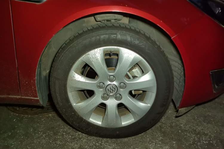 Used Buick Regal 2015 1.6T Elite Tech Model Right Front Wheel Hub