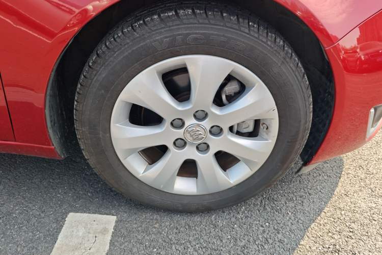 Used Buick Regal 2015 1.6T Leading Technology Model Right Front Wheel Hub