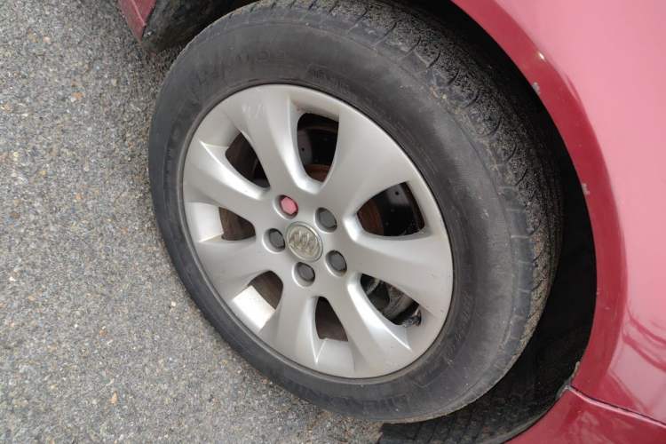 Used Buick Regal 2015 1.6T Elite Tech Model Right Front Wheel Hub