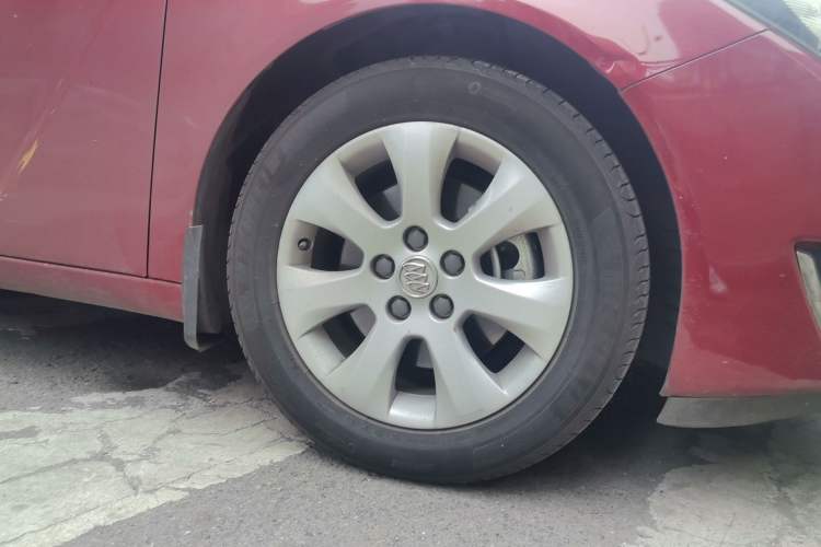 Used Buick Regal 2015 1.6T Leading Technology Model Right Front Wheel Hub