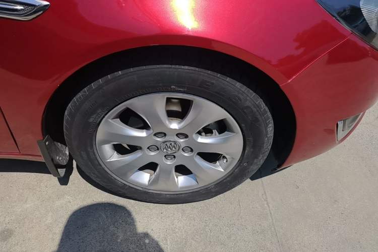 Used Buick Regal 2015 2.0L Elite Fashion Edition Right Front Wheel Hub