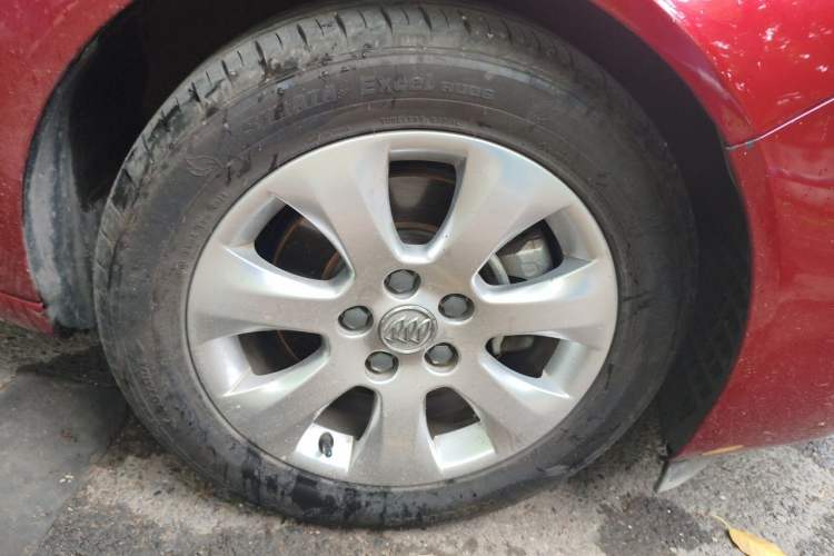 Used Buick Regal 2015 1.6T Leading Technology Model Right Front Wheel Hub