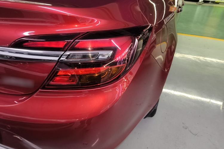Used Buick Regal 2015 2.0L Elite Fashion Edition Right Rear Taillight