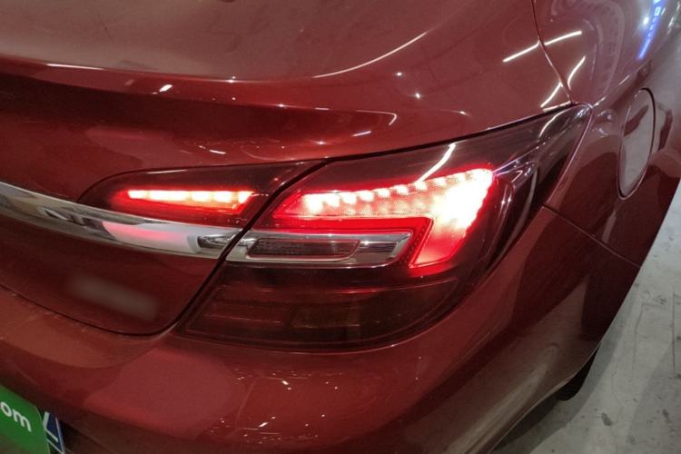 Used Buick Regal 2015 1.6T Leading Technology Model Right Rear Taillight
