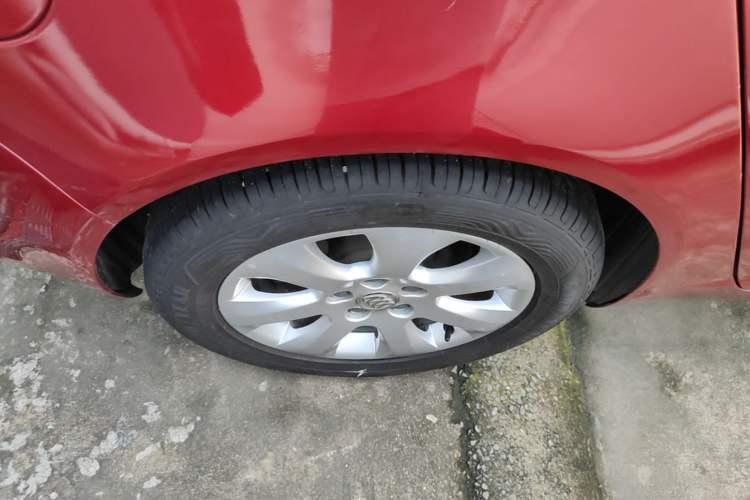Used Buick Regal 2015 2.0L Elite Fashion Edition Right Rear Wheel Hub