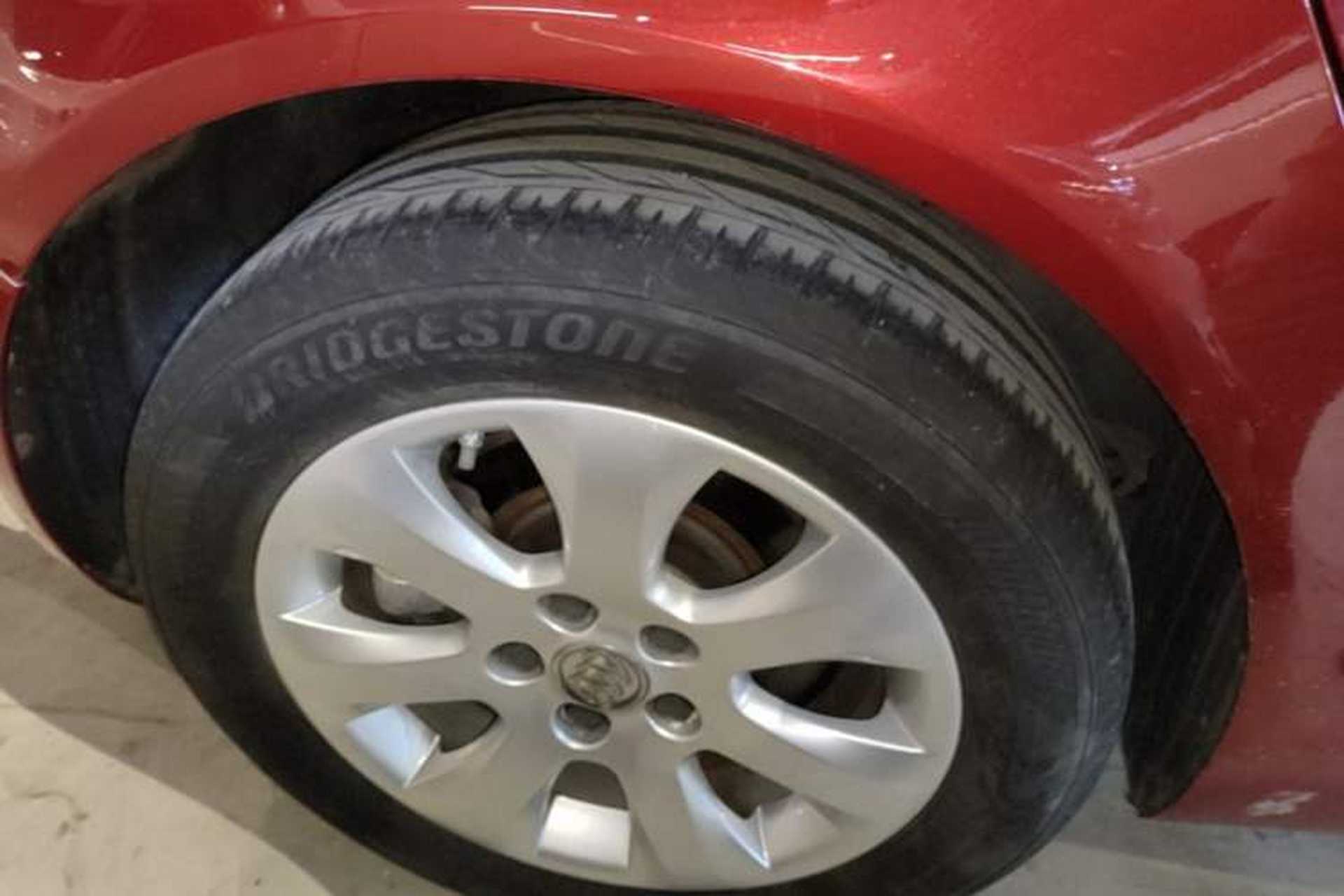 Used Buick Regal 2015 1.6T Leading Technology Model Right Rear Wheel Hub