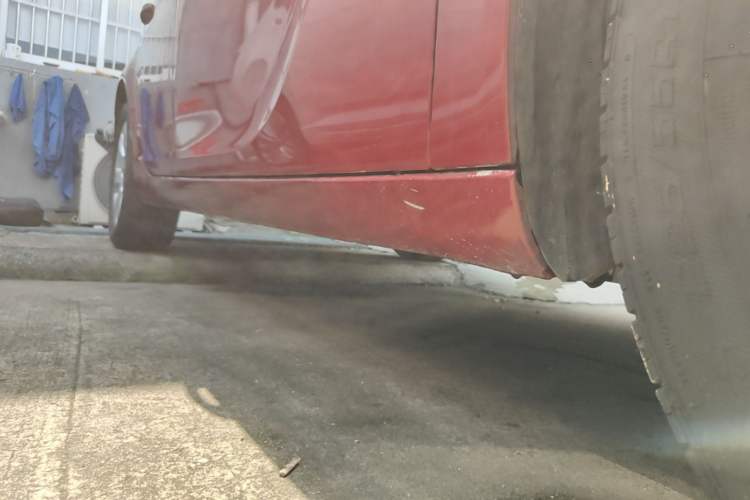 Used Buick Regal 2015 2.0L Elite Fashion Edition Right Side Sill