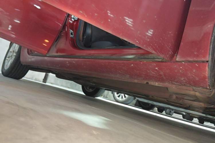 Used Buick Regal 2015 1.6T Leading Technology Model Right Side Sill
