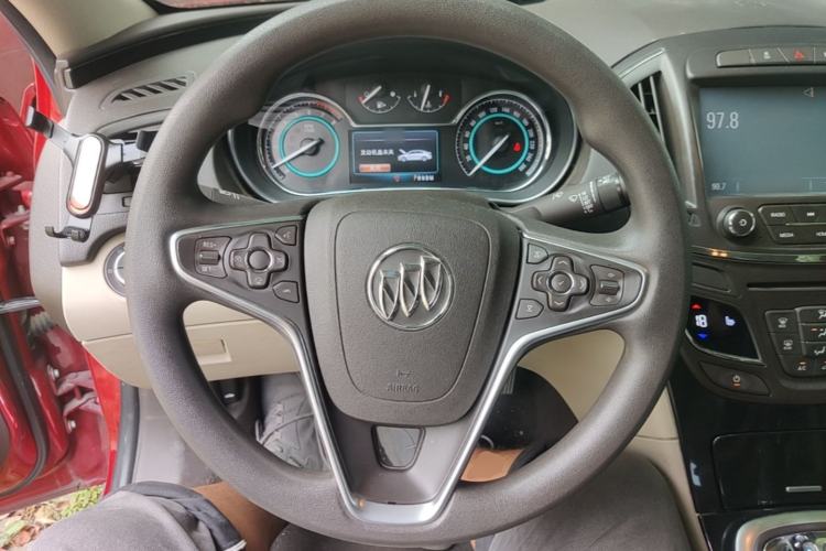 Used Buick Regal 2015 2.0L Elite Fashion Edition Steering Wheel