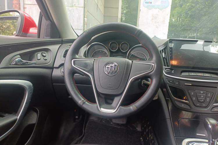 Used Buick Regal 2015 1.6T Fashion Tech Model Steering Wheel