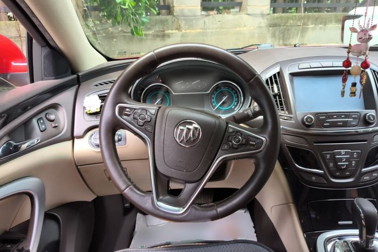 Used Buick Regal 2015 2.0L Elite Fashion Edition Steering Wheel