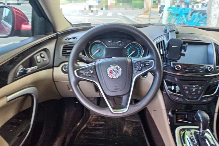 Used Buick Regal 2015 2.0L Elite Fashion Edition Steering Wheel