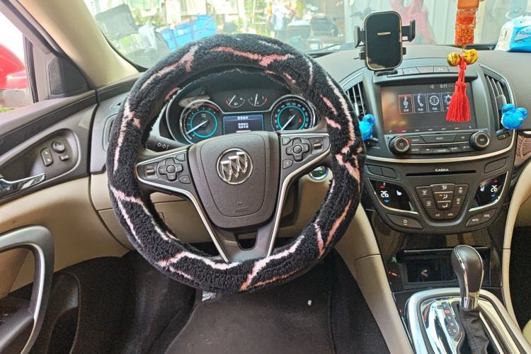 Used Buick Regal 2015 2.0L Elite Fashion Edition Steering Wheel