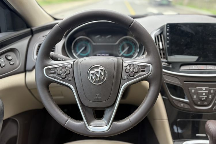 Used Buick Regal 2015 2.0L Elite Fashion Edition Steering Wheel
