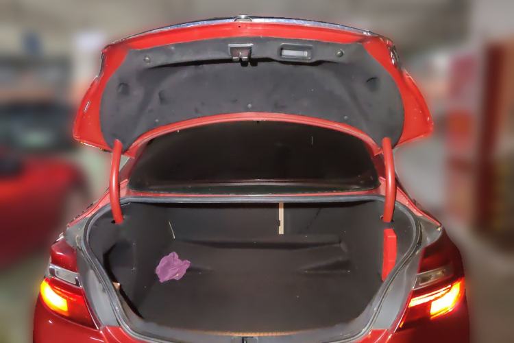 Used Buick Regal 2015 2.0L Leading Fashion Edition Trunk