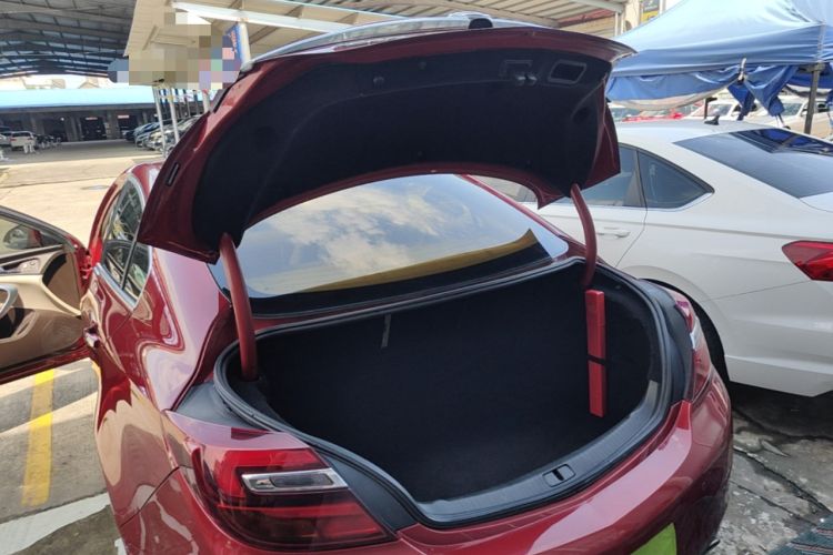Used Buick Regal 2015 2.0L Elite Fashion Edition Trunk