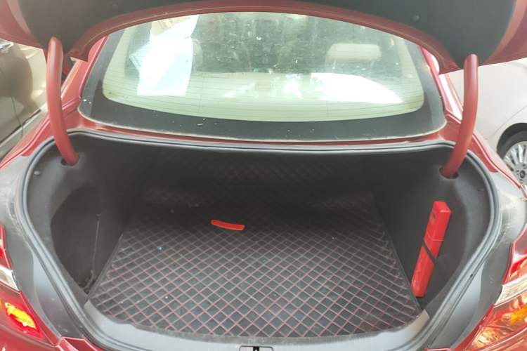 Used Buick Regal 2015 2.0L Leading Fashion Edition Trunk