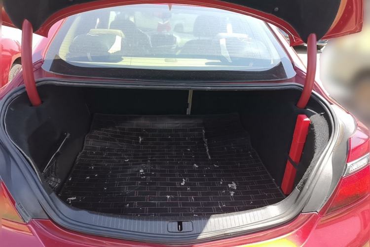 Used Buick Regal 2015 2.0L Elite Fashion Edition Trunk