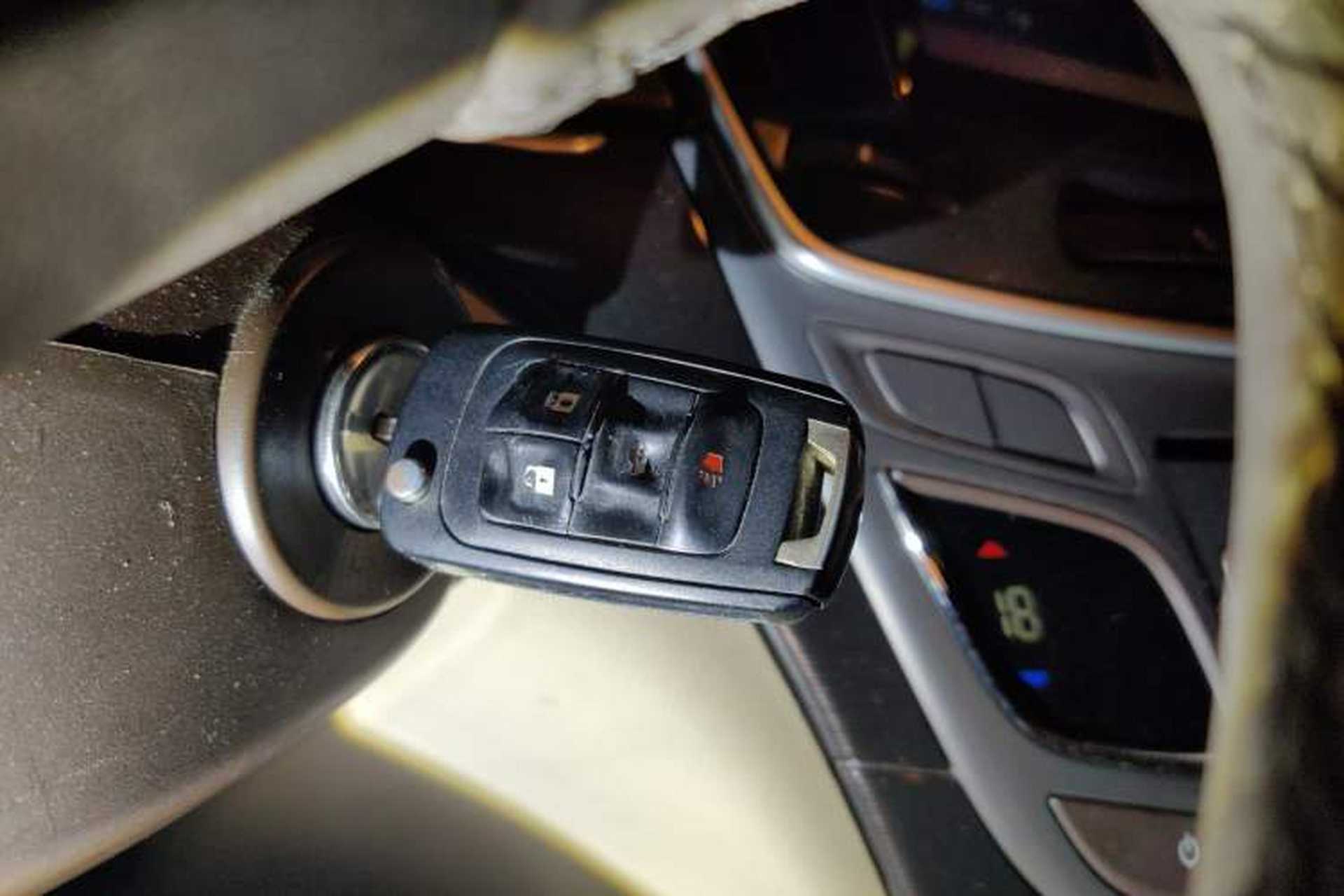 Used Buick Regal 2015 2.0L Leading Fashion Edition Vehicle Key