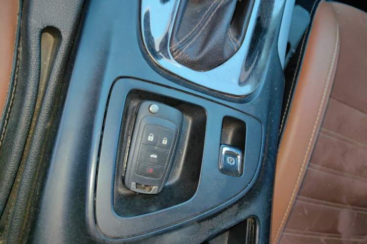 Used Buick Regal 2015 1.6T Elite Tech Model Vehicle Key
