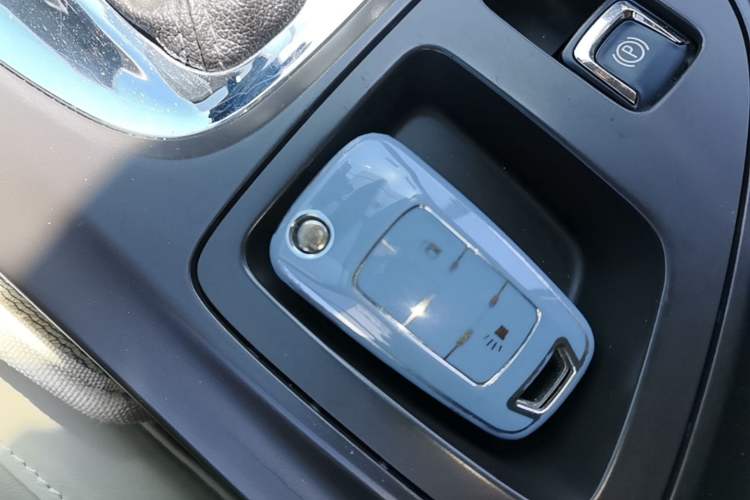 Used Buick Regal 2015 2.0L Elite Fashion Edition Vehicle Key