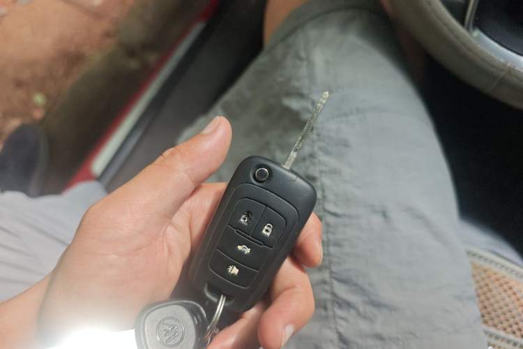 Used Buick Regal 2015 2.0L Leading Fashion Edition Vehicle Key
