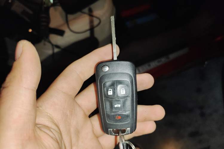 Used Buick Regal 2015 2.0L Leading Fashion Edition Vehicle Key