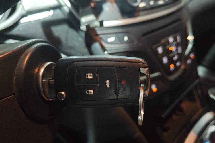 Used Buick Regal 2015 1.6T Leading Technology Model Vehicle Key