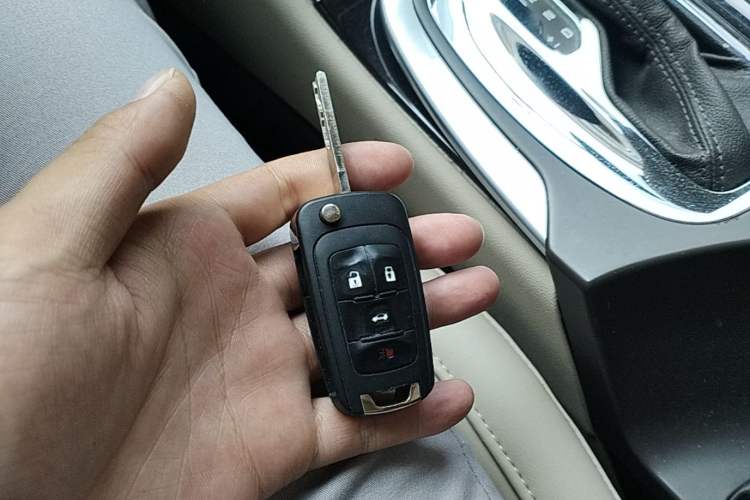 Used Buick Regal 2015 2.0L Leading Fashion Edition Vehicle Key
