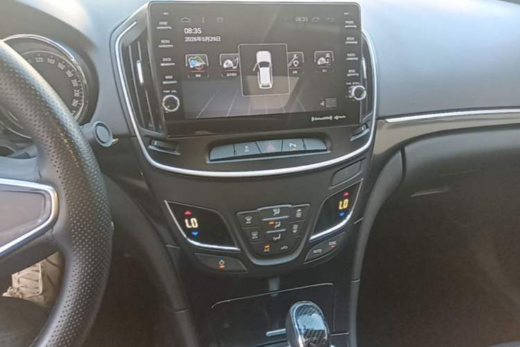 Used Buick Regal 2015 1.6T Leading Technology Model Audio And AC Panel