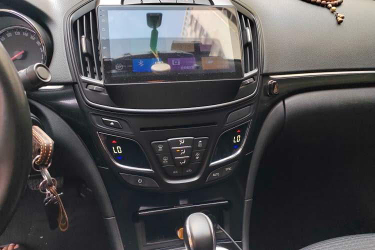 Used Buick Regal 2015 1.6T Leading Technology Model Audio And AC Panel